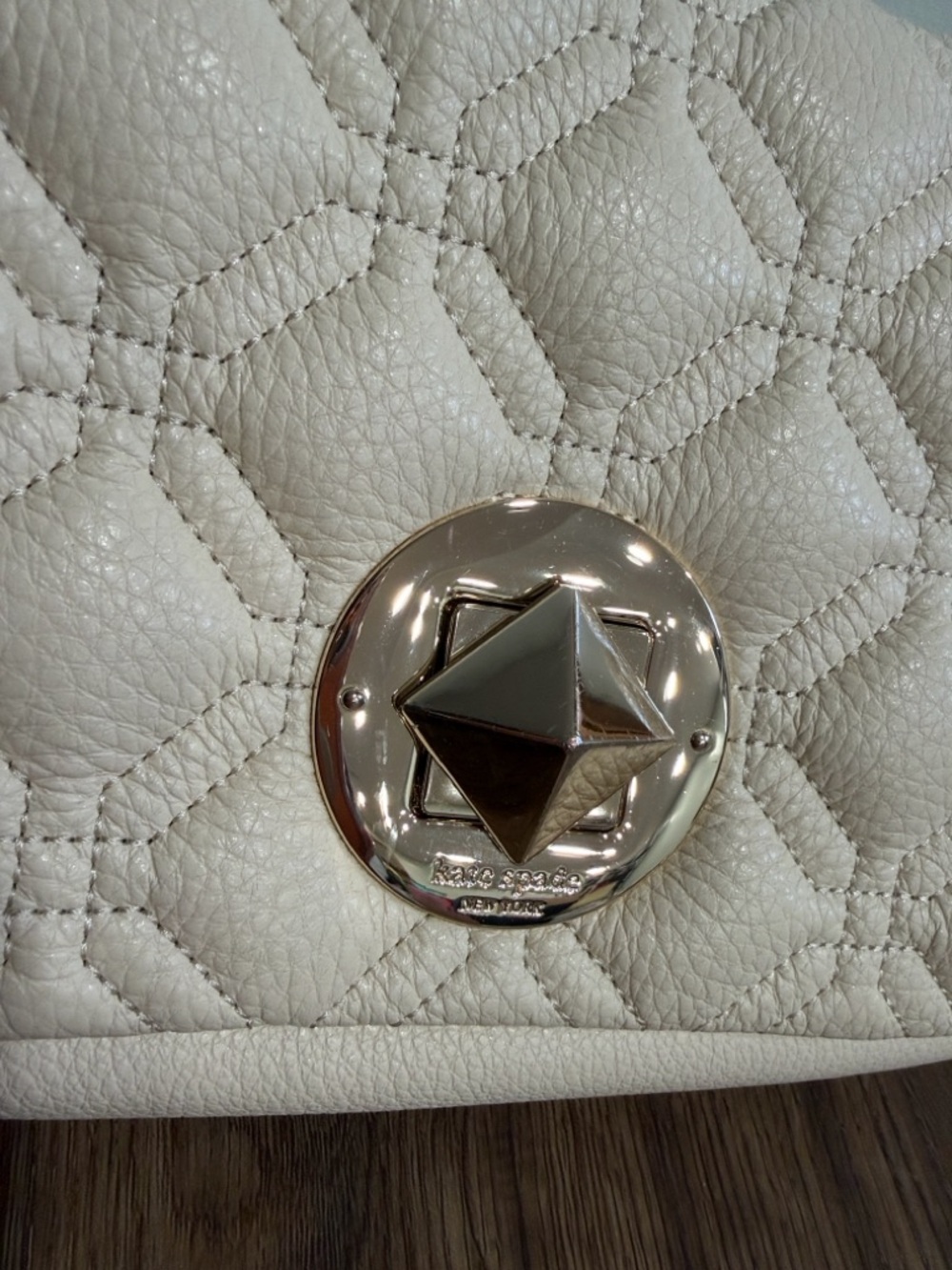 kate spade Naomi Astor
Quilted Leather Crossbody Bag - Picture 2 of 7